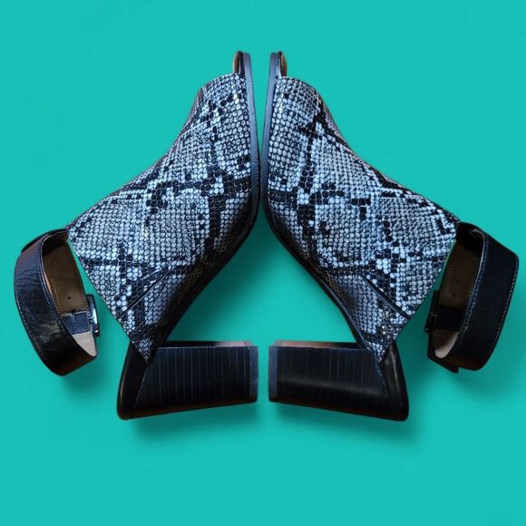 Vionic Kaia Snake Ankle Strap Heels - Size 6.5 - Picture 4 of 14